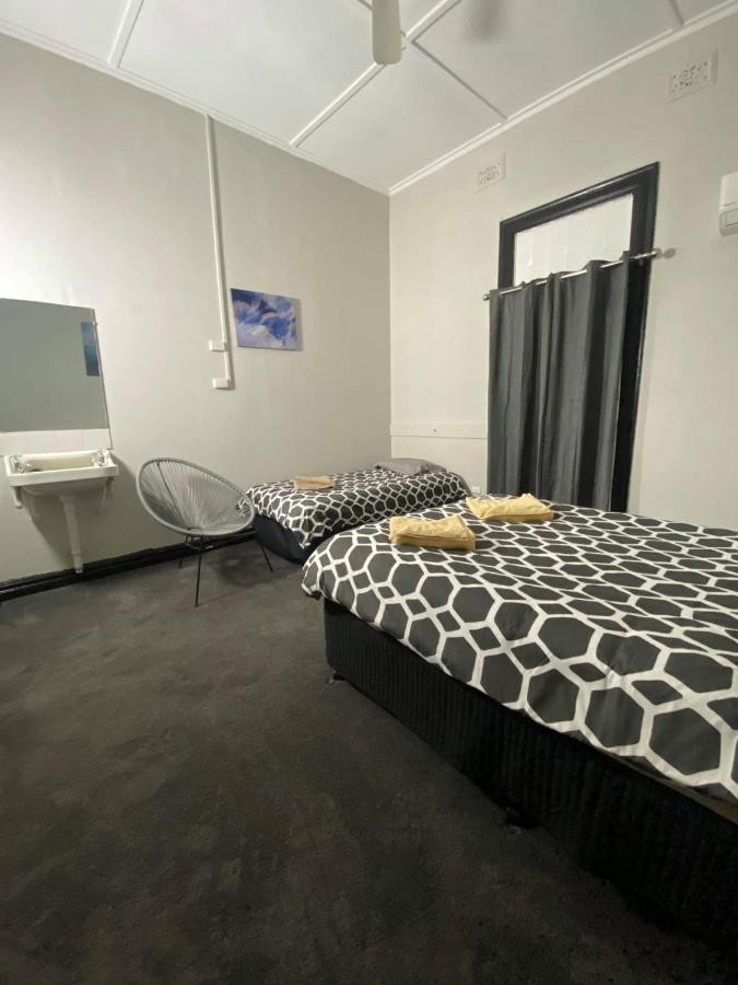 Imperial Hotel Coonabarabran Buitenkant foto